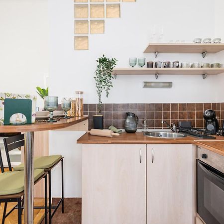 Cosmopolitan Studio - Chic Getaway In A Fancy Neighbourhood Budapest Exterior photo