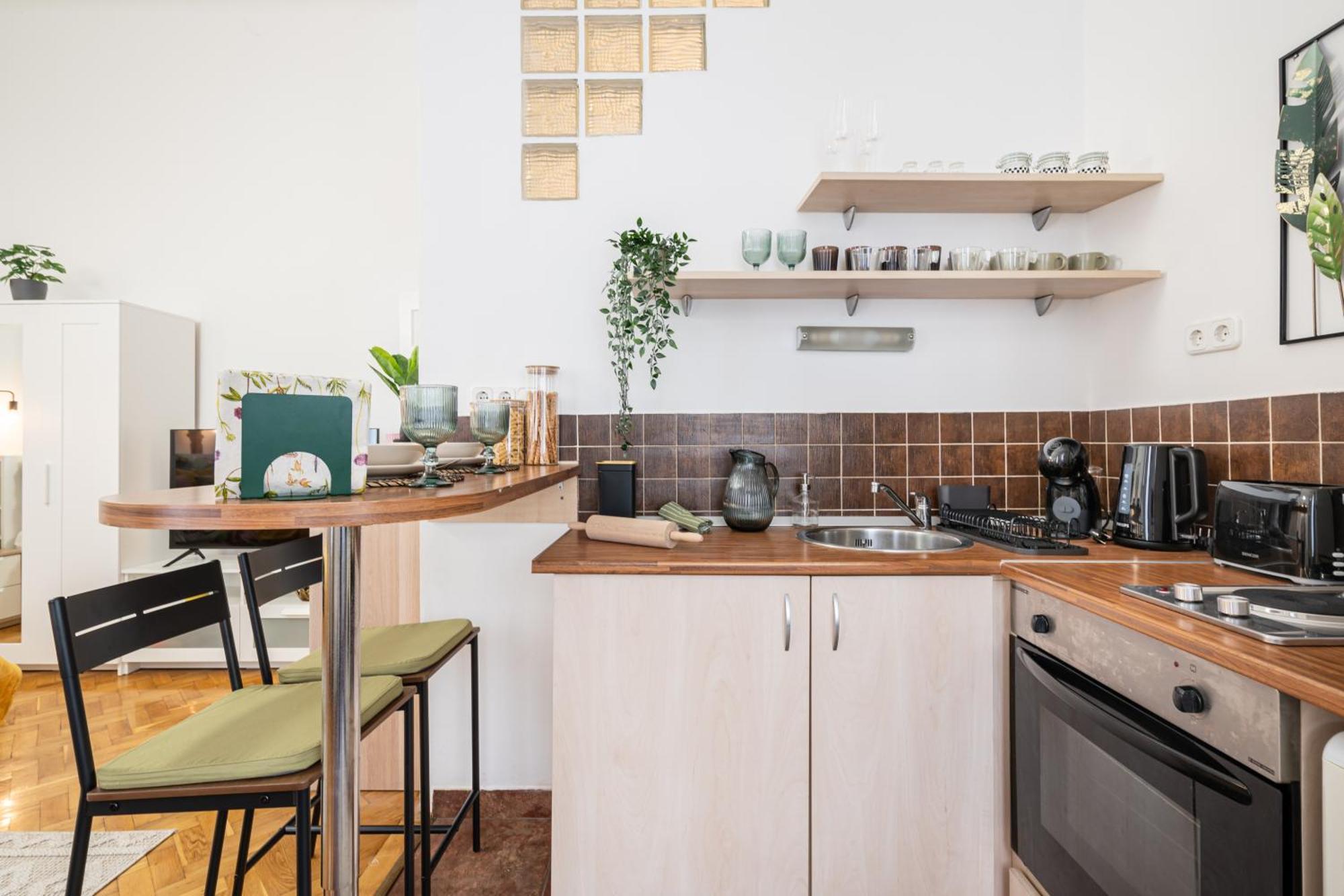 Cosmopolitan Studio - Chic Getaway In A Fancy Neighbourhood Budapest Exterior photo