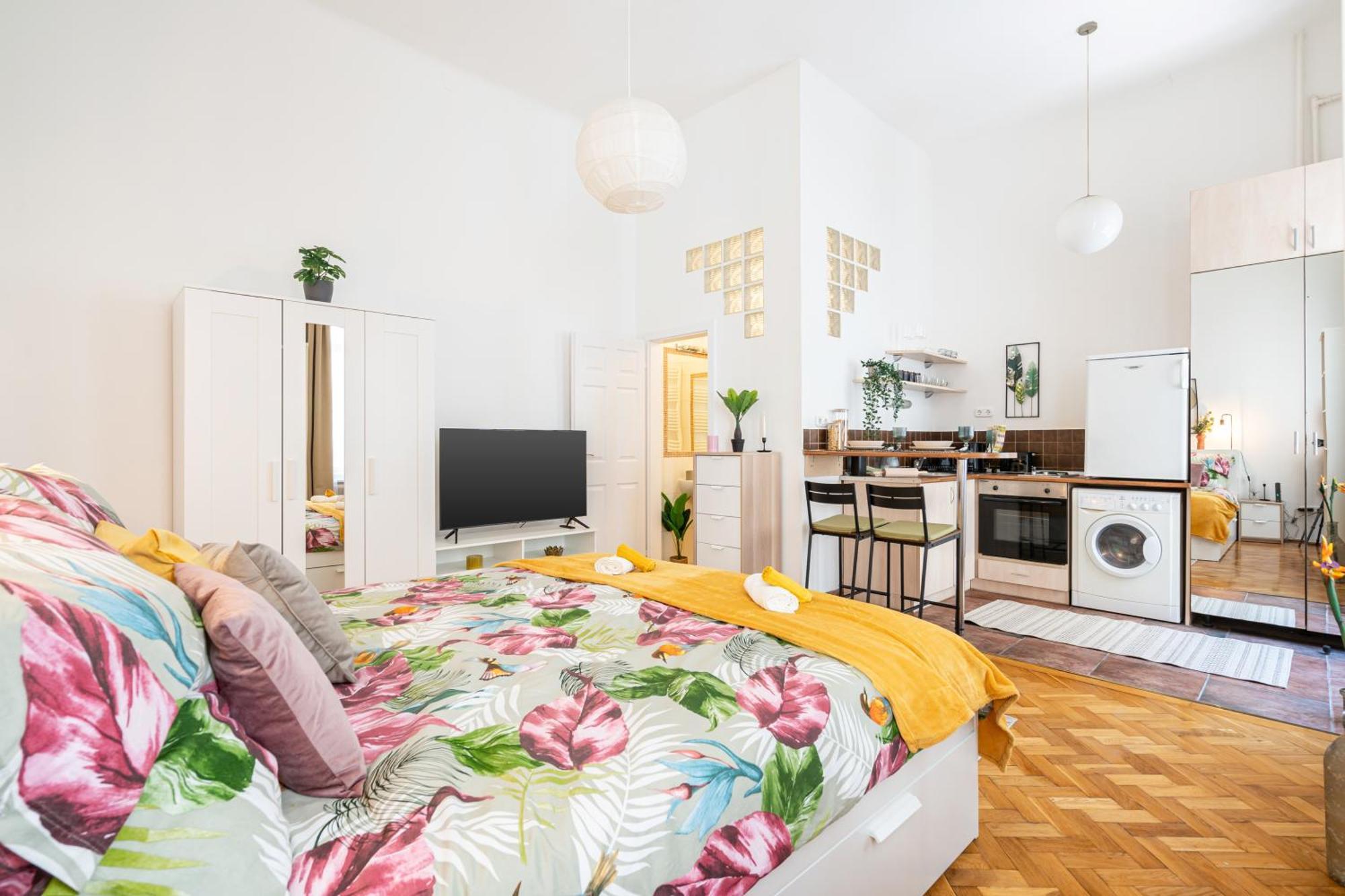 Cosmopolitan Studio - Chic Getaway In A Fancy Neighbourhood Budapest Exterior photo