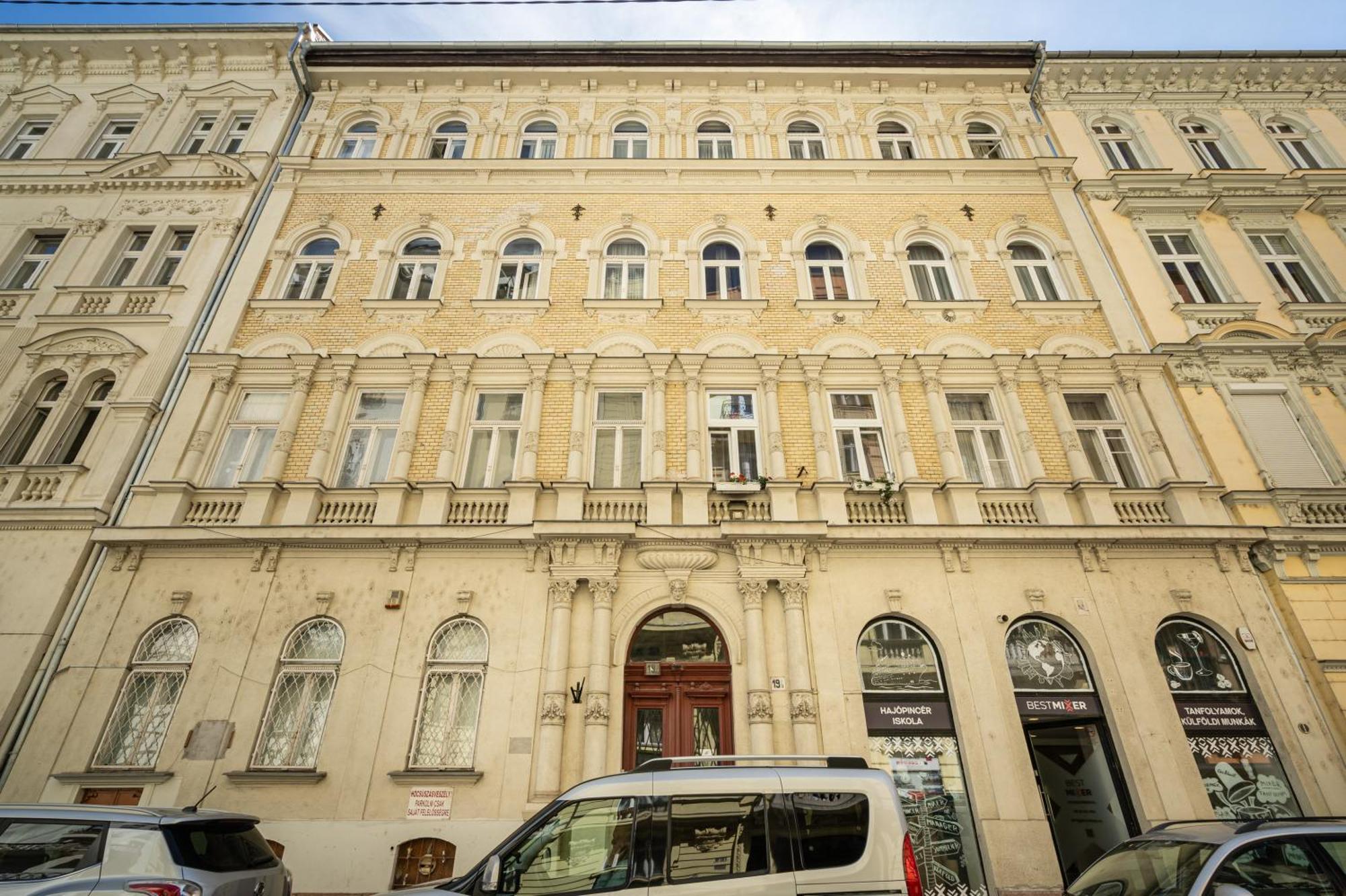 Cosmopolitan Studio - Chic Getaway In A Fancy Neighbourhood Budapest Exterior photo